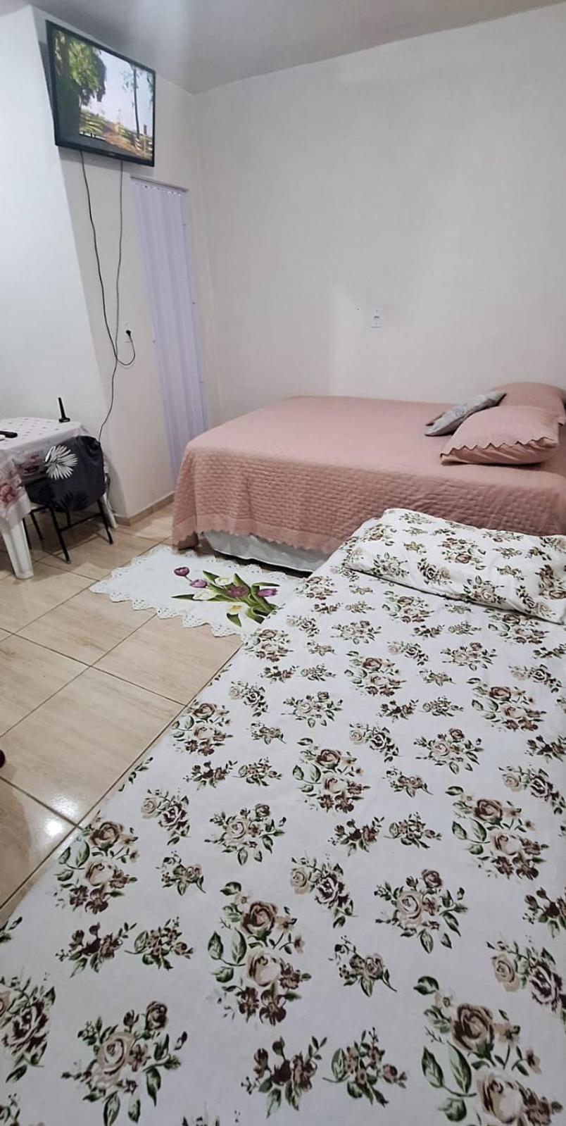 KITNET S1 em TORRES-RS - ÓTIMO CUSTO BENEFICIO na mais bela praia Gaúcha - Cozinha - Banheiro - Ar condicionado - TV e Wi-Fi - Estacionamento - Acomoda até 5 pessoas - Anfitriã Superhost no BnB Exterior foto